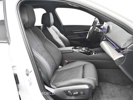 BMW 5-Series — photo 10