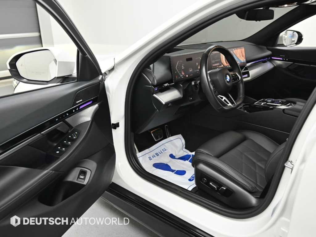 BMW 5-Series — photo 11