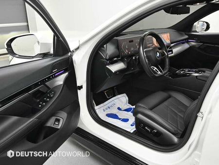 BMW 5-Series — photo 11