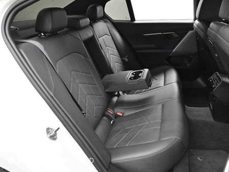 BMW 5-Series — photo 12