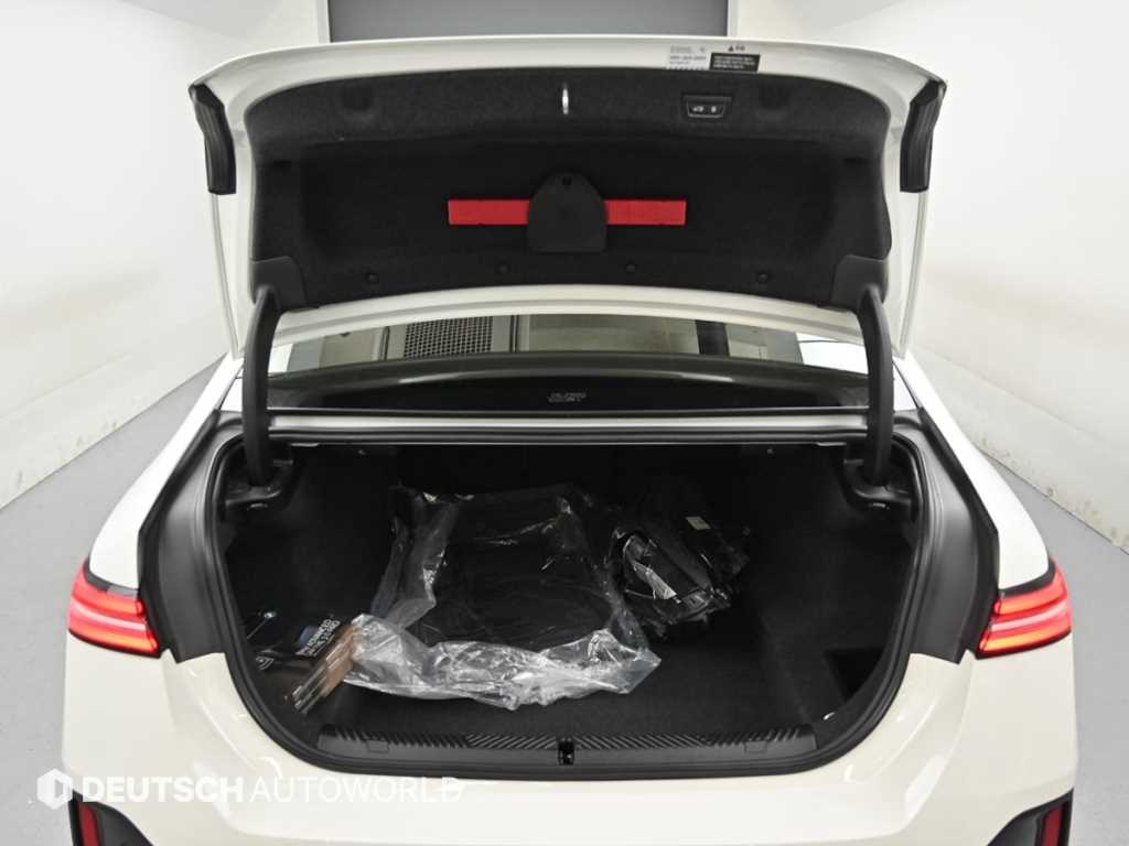 BMW 5-Series — photo 19