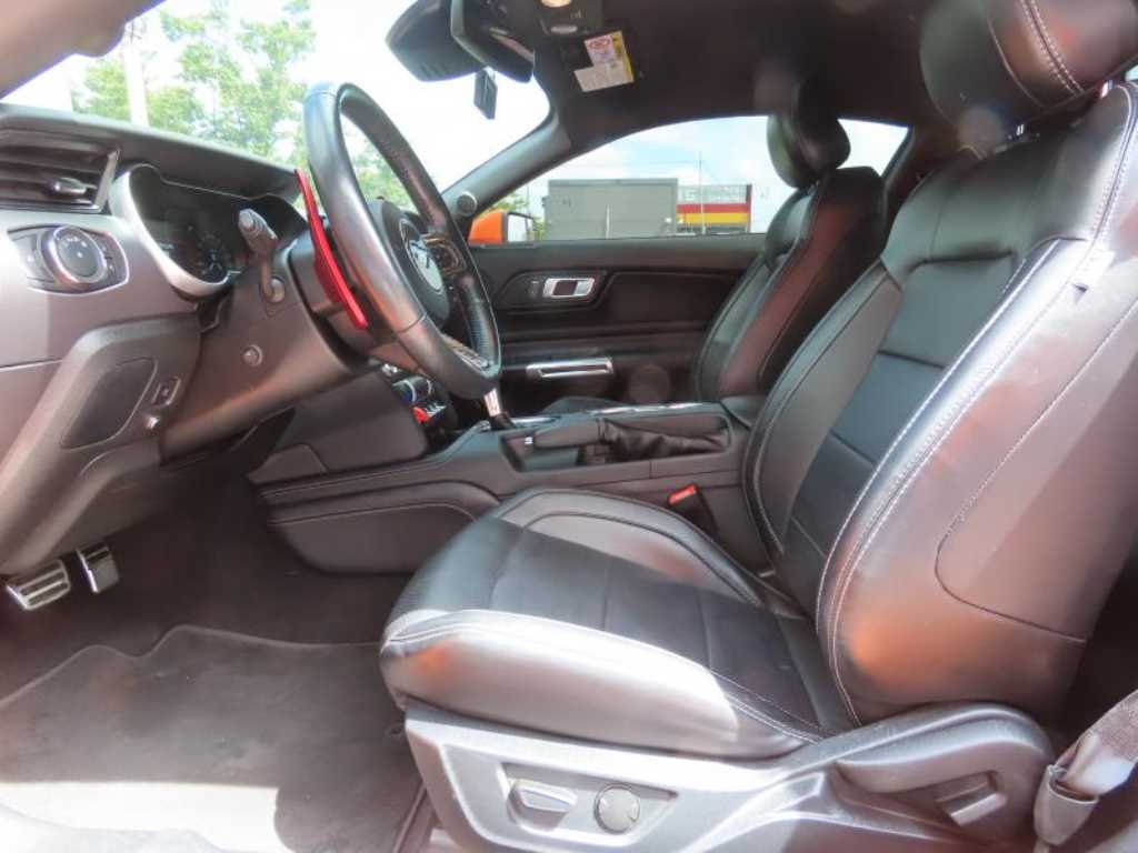 Ford Mustang — photo 14