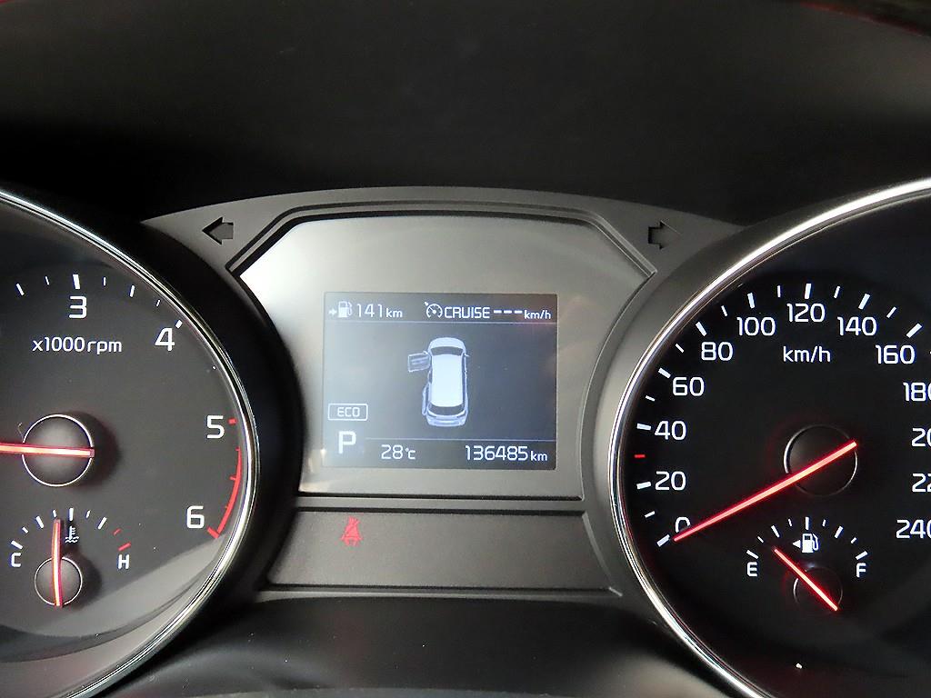 Kia Carnival — photo 10