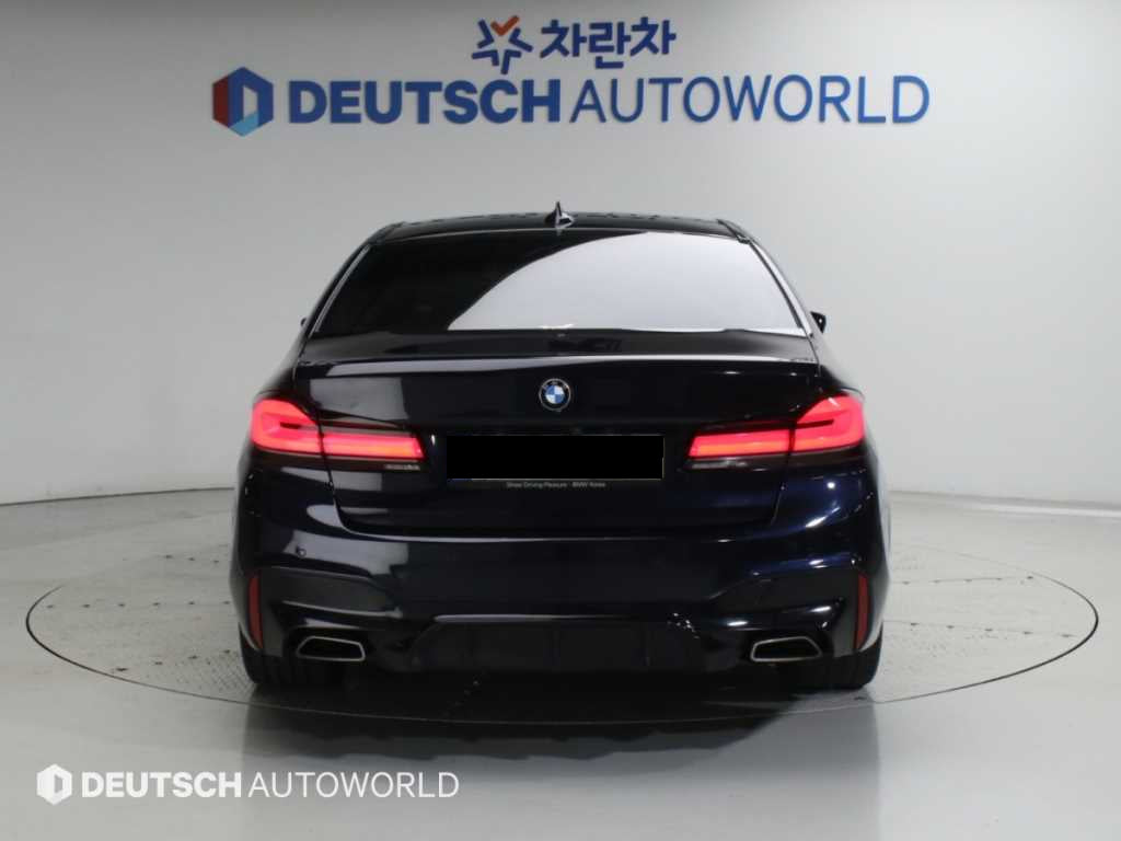 BMW 5-Series — photo 04