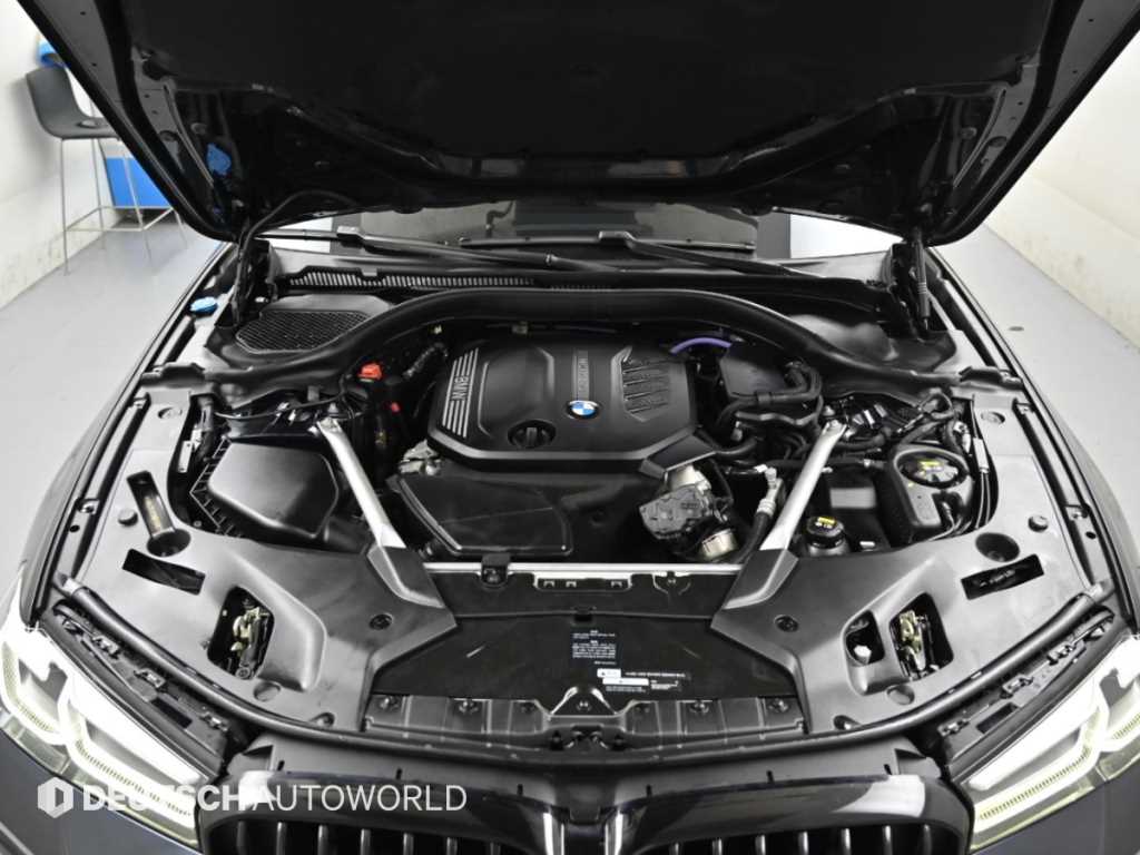 BMW 5-Series — photo 06