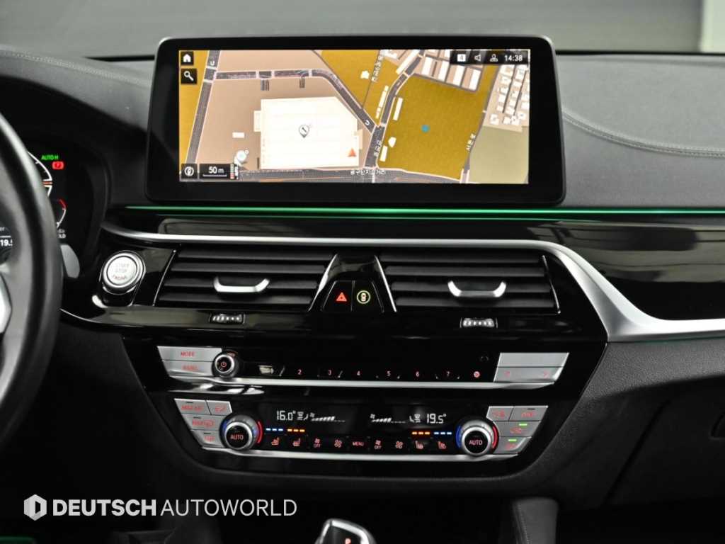 BMW 5-Series — photo 14