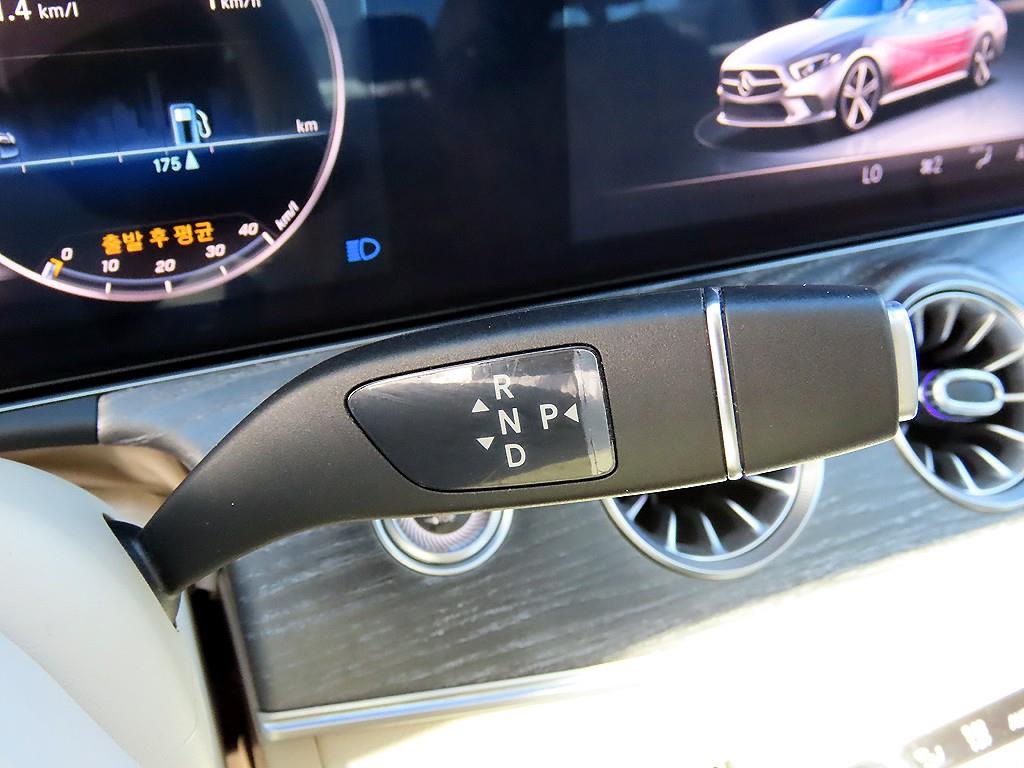 Mercedes-Benz CLS-Class — photo 11