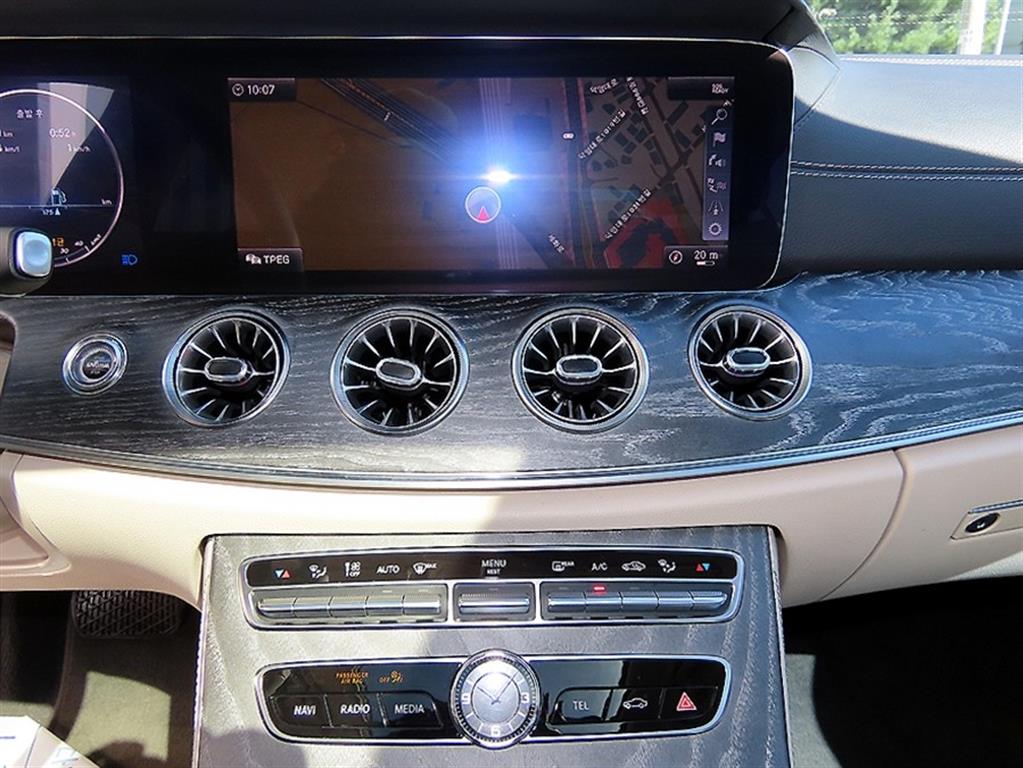 Mercedes-Benz CLS-Class — photo 13