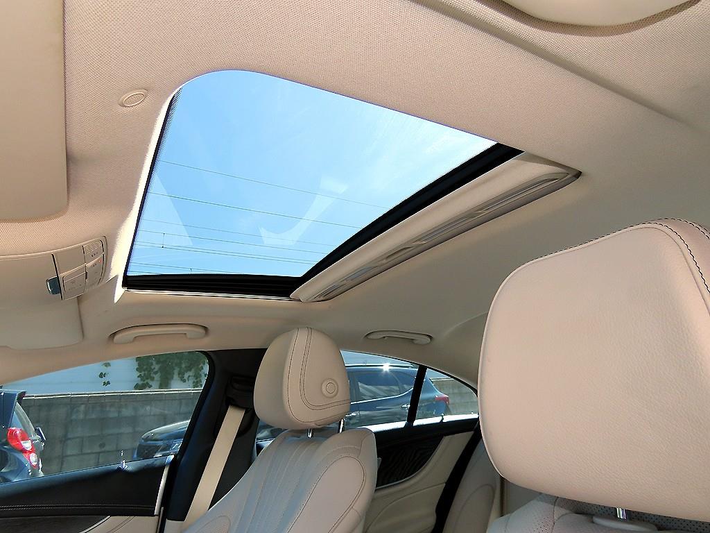 Mercedes-Benz CLS-Class — photo 16
