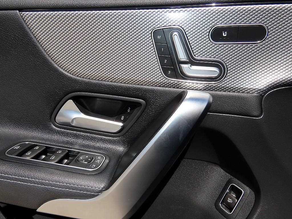 Mercedes-Benz A-Class — photo 11