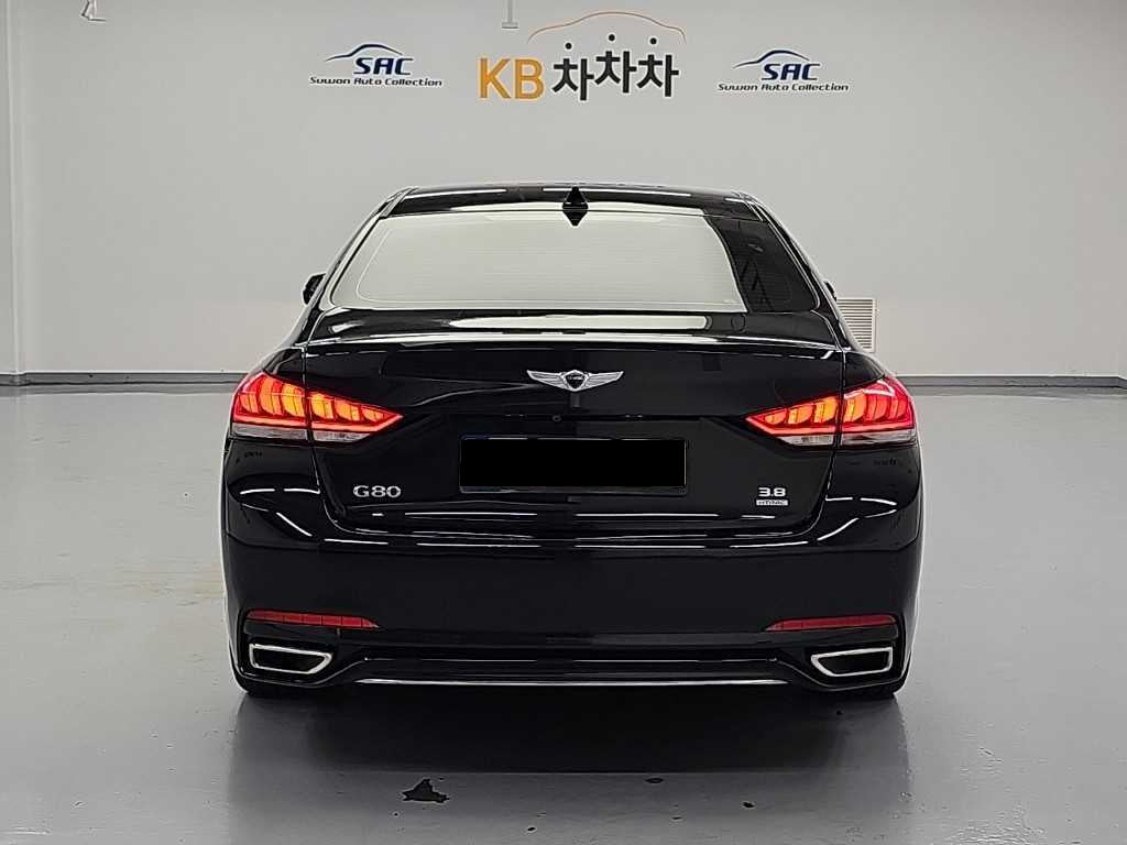 Genesis G80 — photo 03