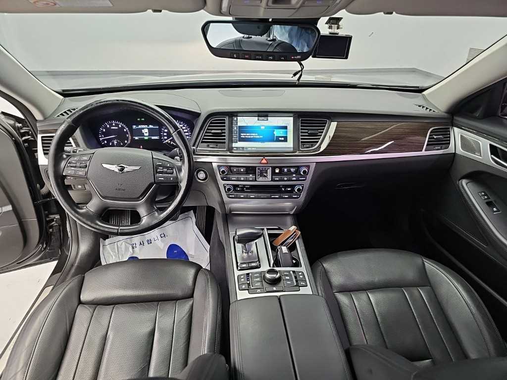 Genesis G80 — photo 07