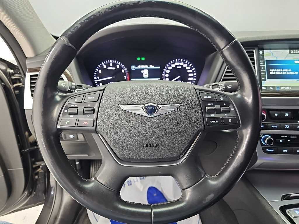 Genesis G80 — photo 09
