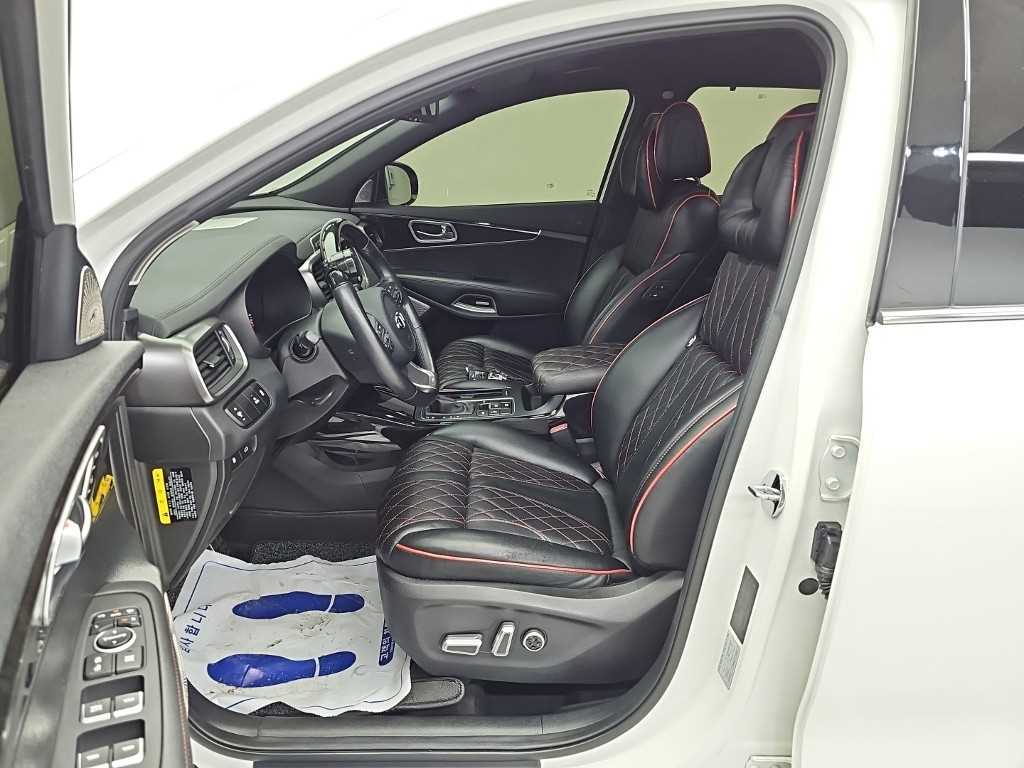 Kia Sorento — photo 11