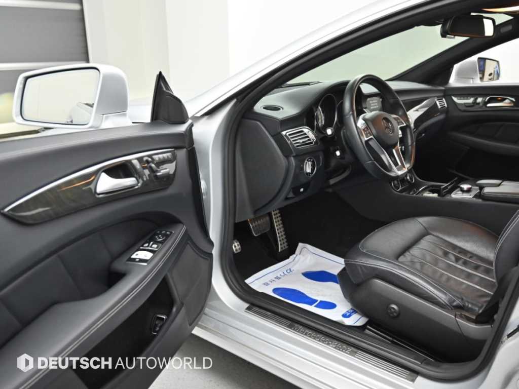 Mercedes-Benz CLS-Class — photo 11