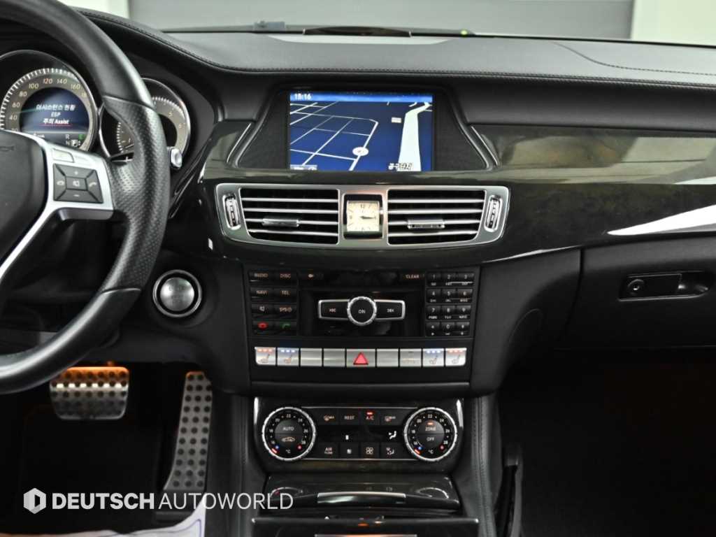 Mercedes-Benz CLS-Class — photo 14