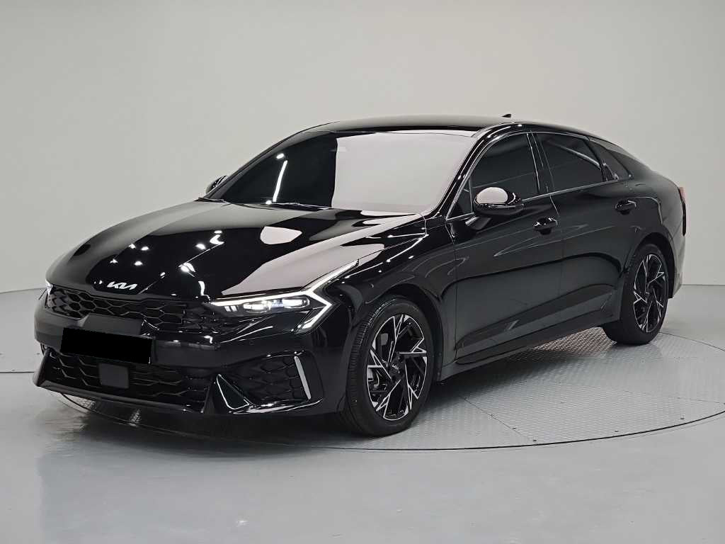 Kia K5 — photo 01