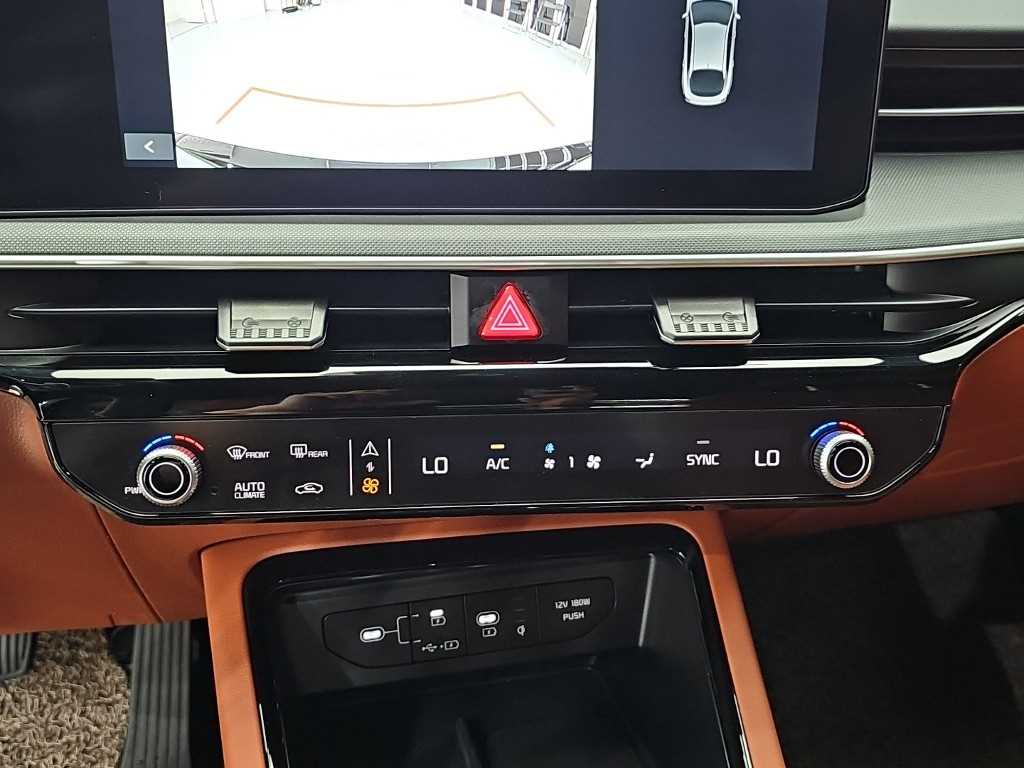 Kia K5 — photo 10