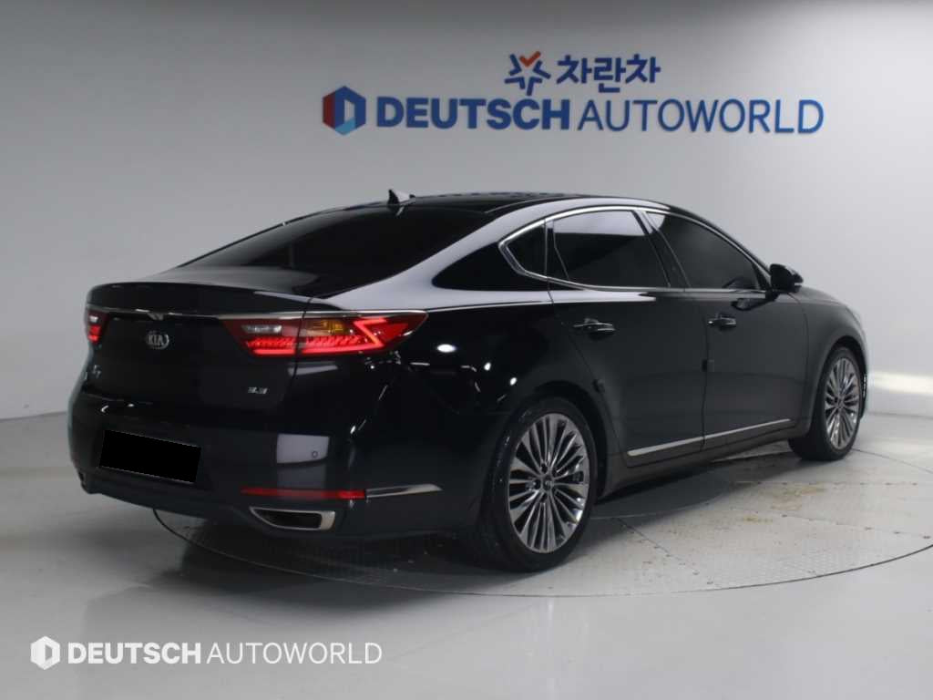 Kia K7 — photo 02