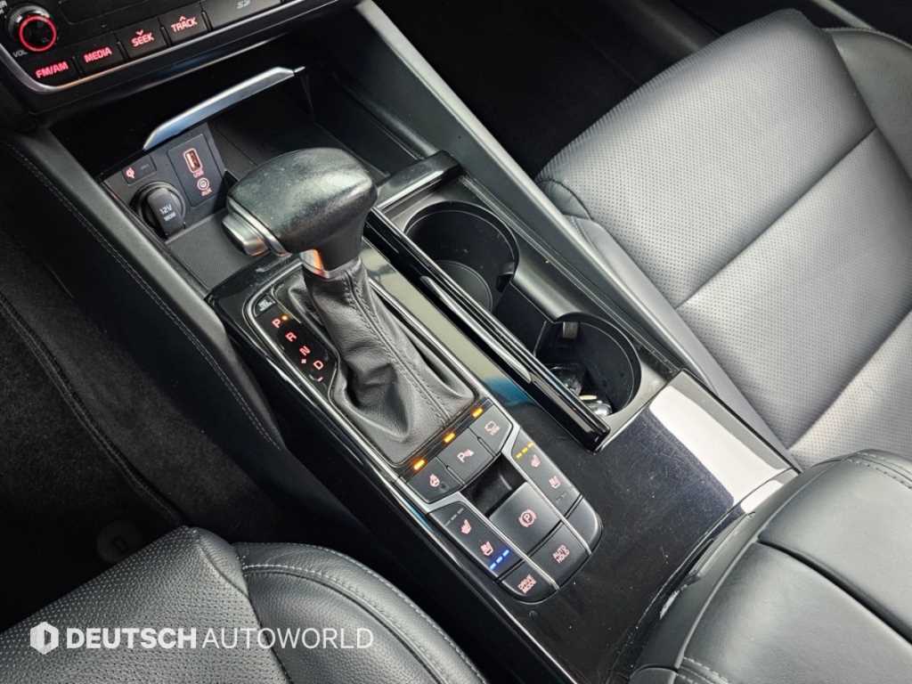 Kia K7 — photo 12