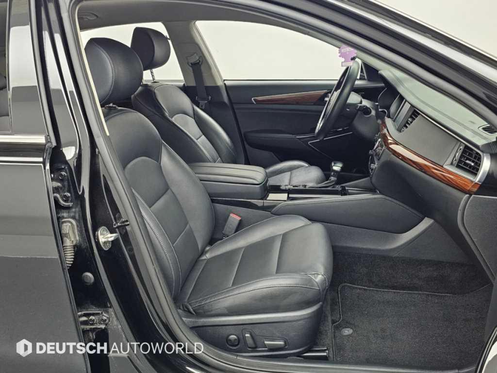 Kia K7 — photo 13