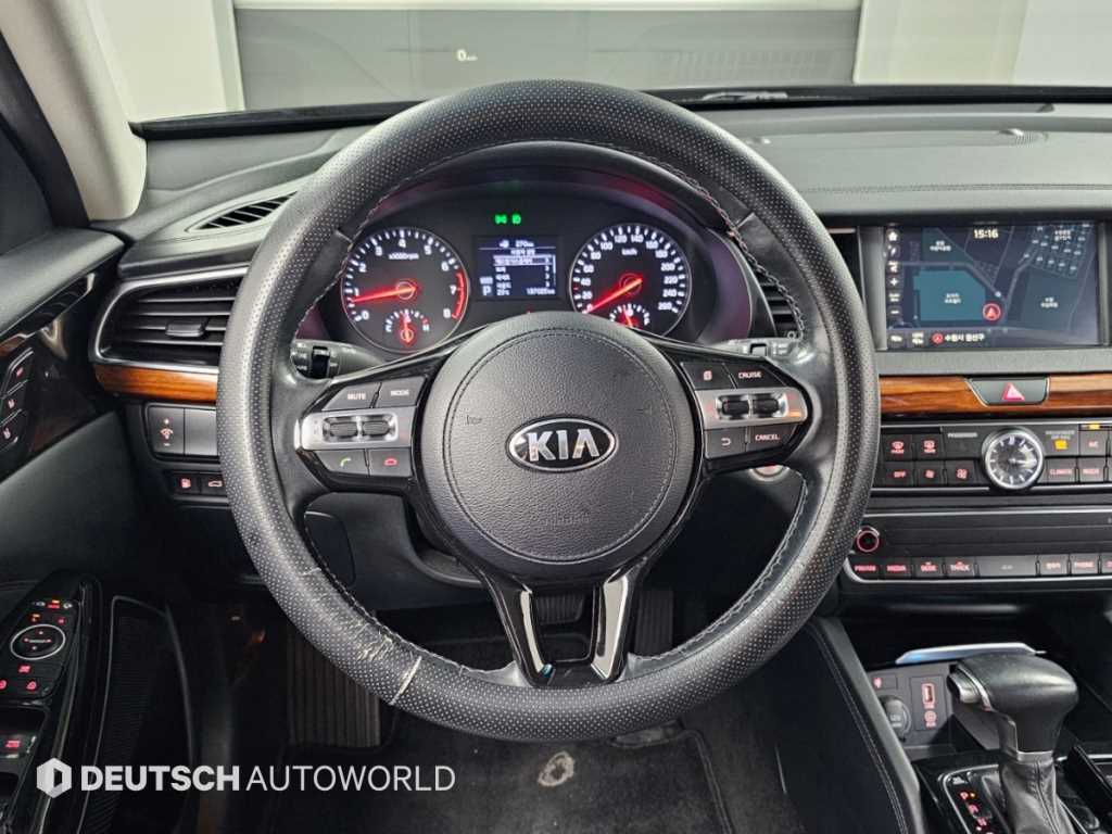 Kia K7 — photo 16