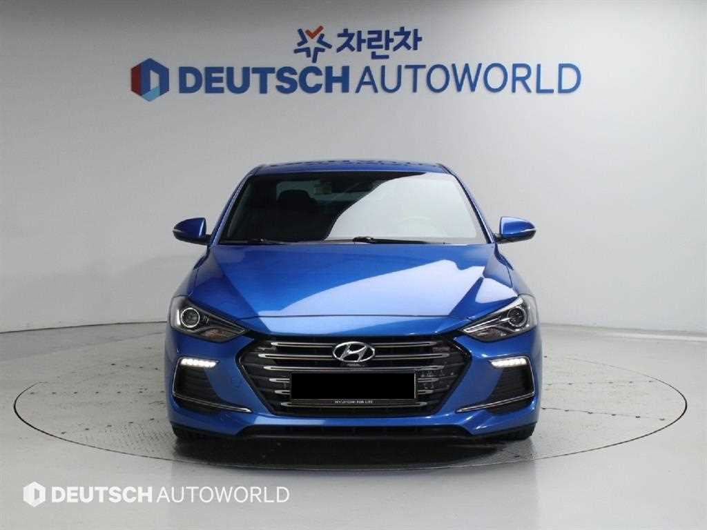Hyundai Avante — photo 03