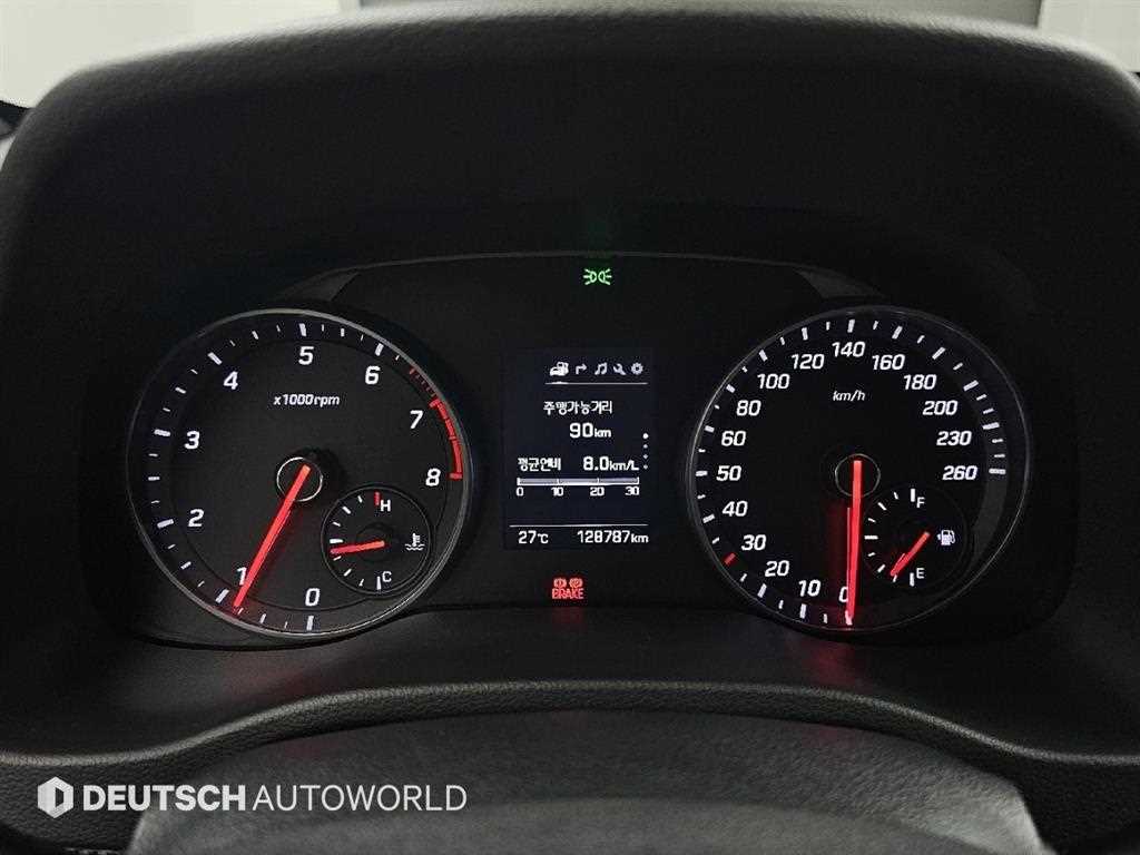 Hyundai Avante — photo 07