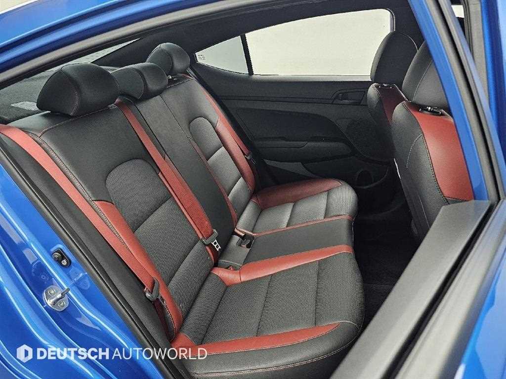 Hyundai Avante — photo 11