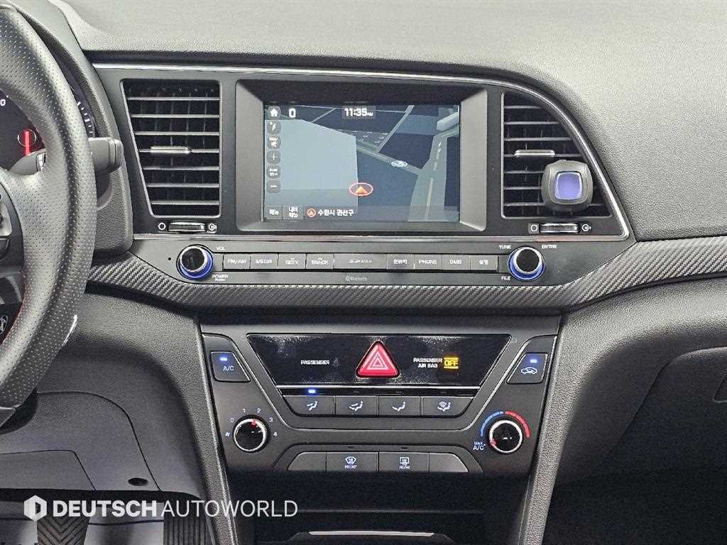 Hyundai Avante — photo 13