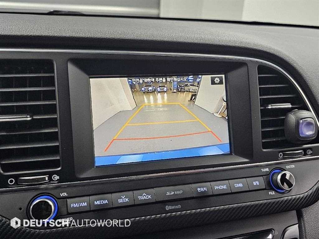 Hyundai Avante — photo 14