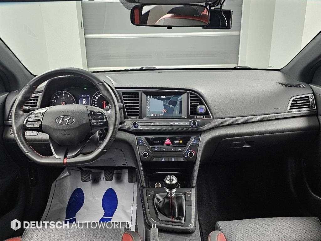 Hyundai Avante — photo 20