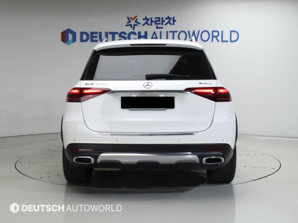Mercedes-Benz GLE-Class — photo 04