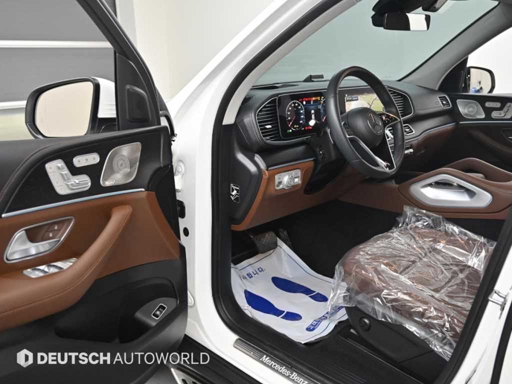Mercedes-Benz GLE-Class — photo 11