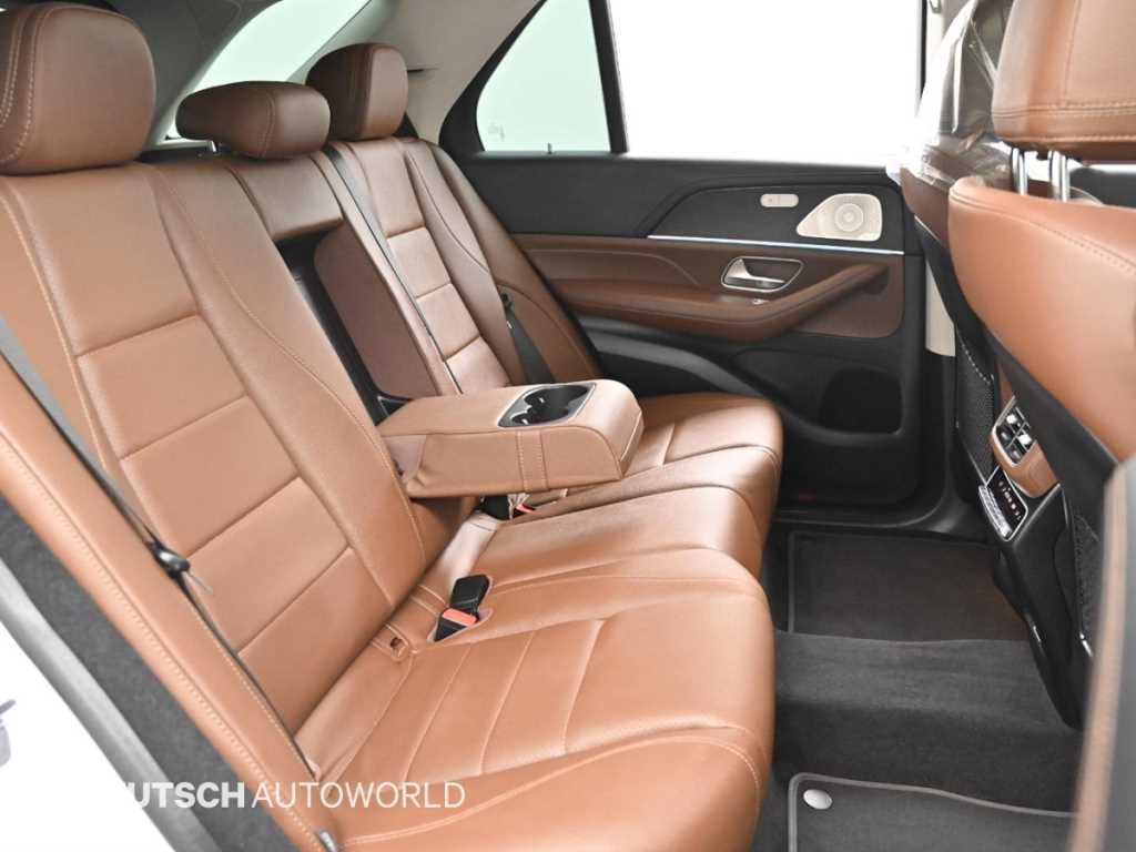 Mercedes-Benz GLE-Class — photo 12