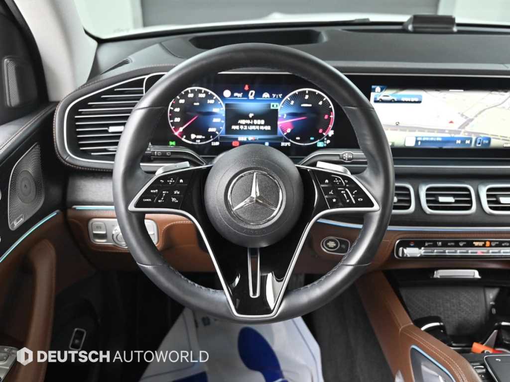 Mercedes-Benz GLE-Class — photo 13
