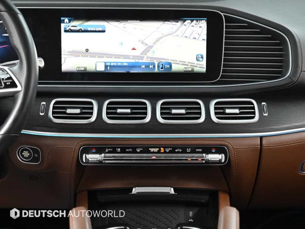 Mercedes-Benz GLE-Class — photo 14
