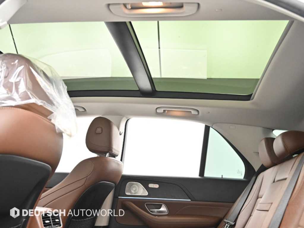Mercedes-Benz GLE-Class — photo 18