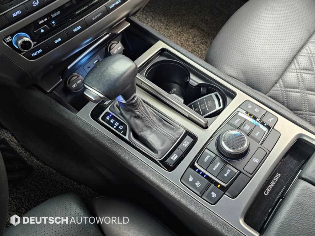 Hyundai Genesis — photo 09