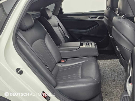 Hyundai Genesis — photo 12