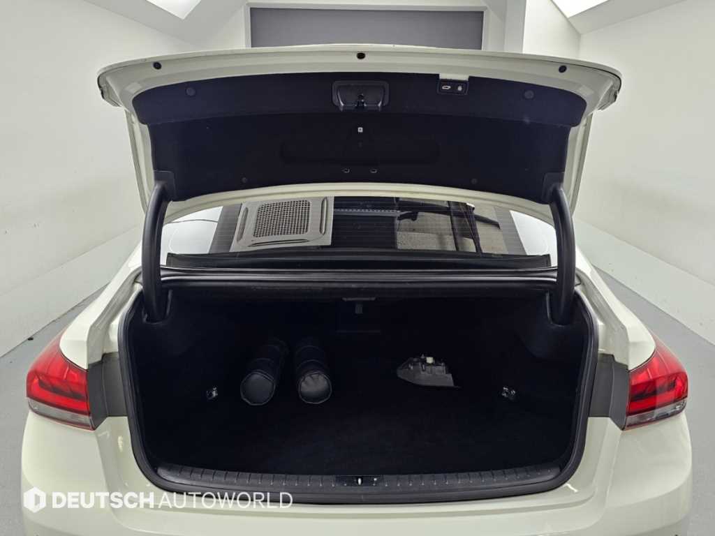 Hyundai Genesis — photo 19
