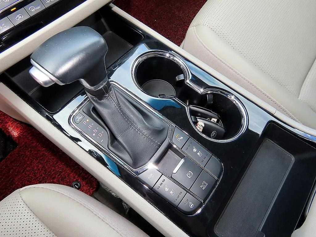 Kia Carnival — photo 10