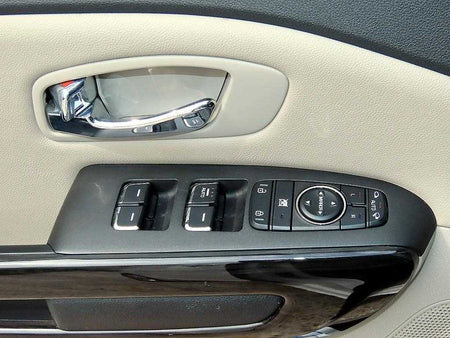 Kia Carnival — photo 11