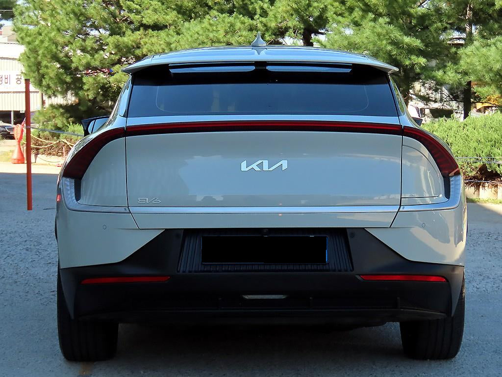 Kia EV6 — photo 04