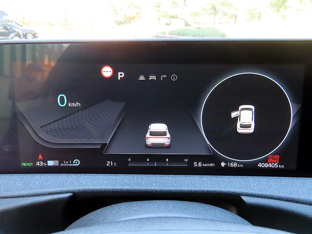Kia EV6 — photo 09