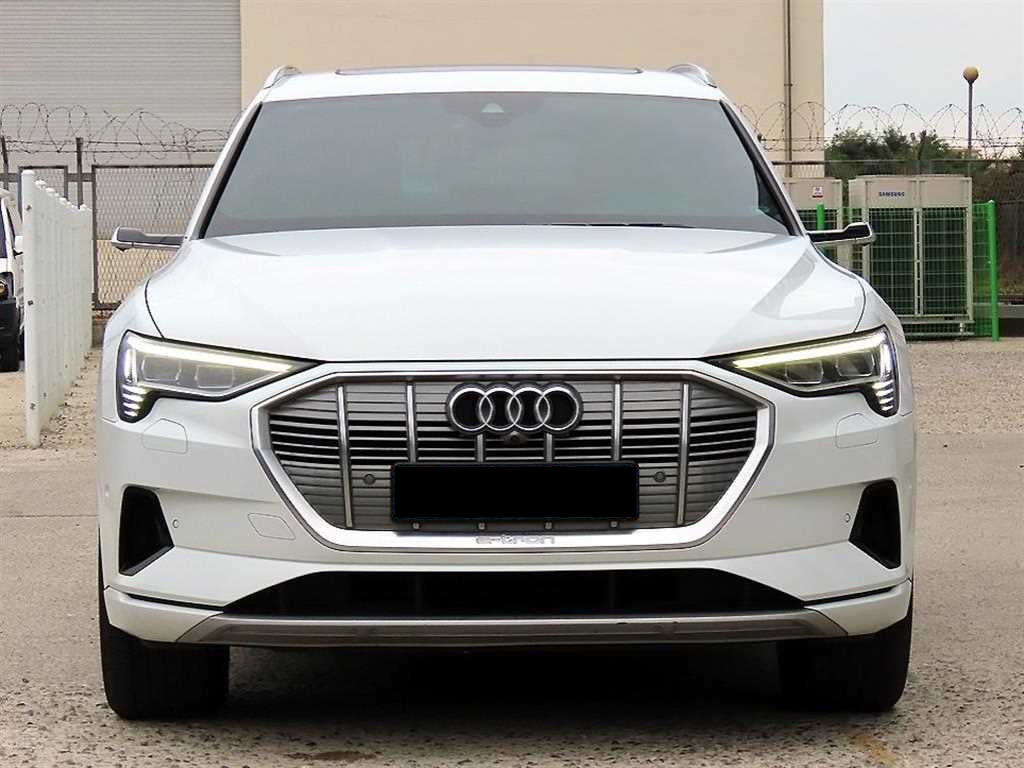 Audi e-tron — photo 02
