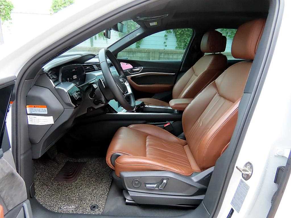 Audi e-tron — photo 05