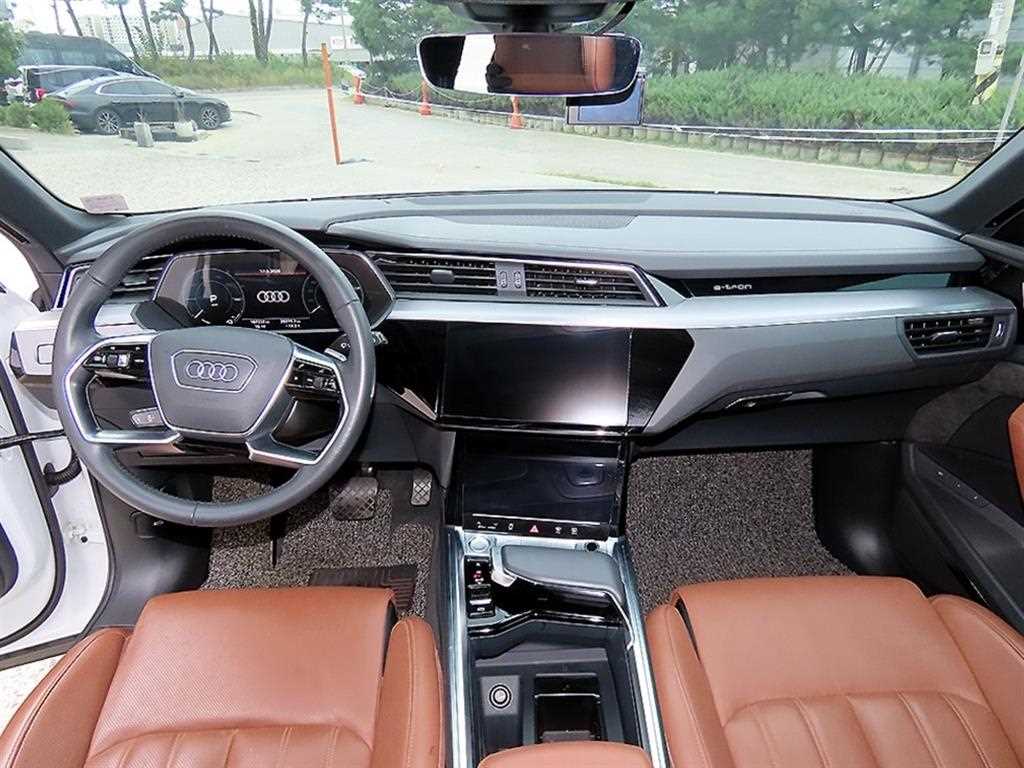 Audi e-tron — photo 07
