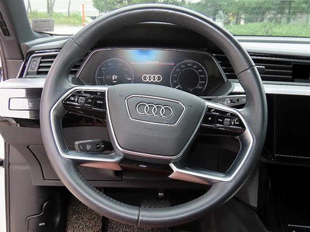 Audi e-tron — photo 08