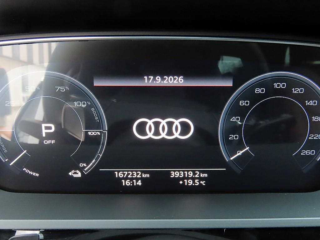 Audi e-tron — photo 09